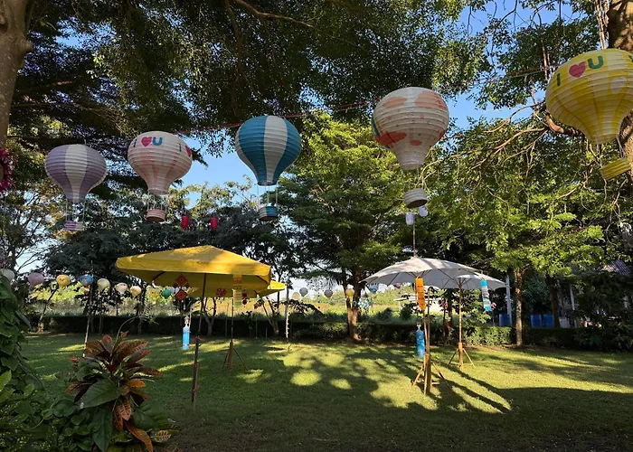 บ้านกลางสวนผึ้ง ฟาร์มสเตย์ *