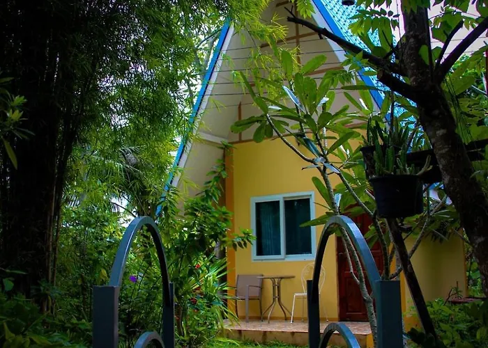 บ้านกลางสวนผึ้ง