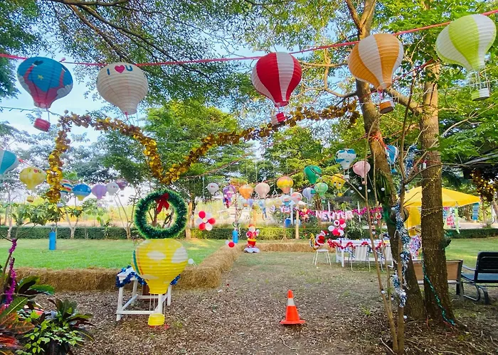 บ้านกลางสวนผึ้ง *